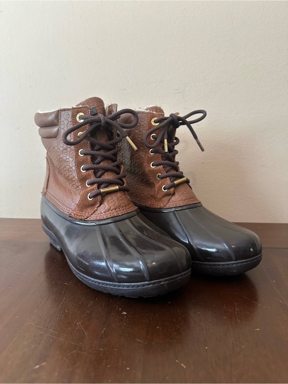 Michael Kors Two-Tone Brown Easton Lace-Up Duck Boots, Sz 9